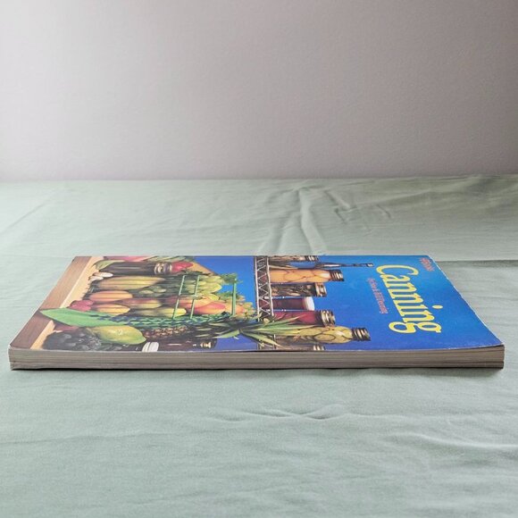 Canning by Sue & Bill Deeming, Vintage 1983, Paperback Recipes & Instructions - Picture 10 of 15